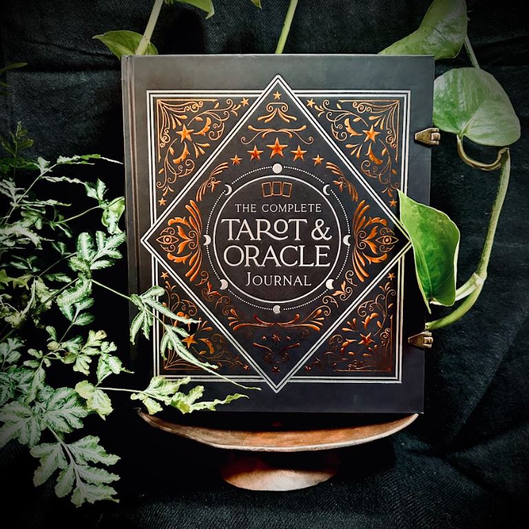 THE COMPLETE TAROT & ORACLE JOURNAL